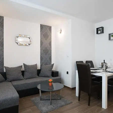 Apartment Anteo Free Parking Split Exterior photo