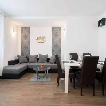 Apartment Anteo Free Parking Split Exterior photo